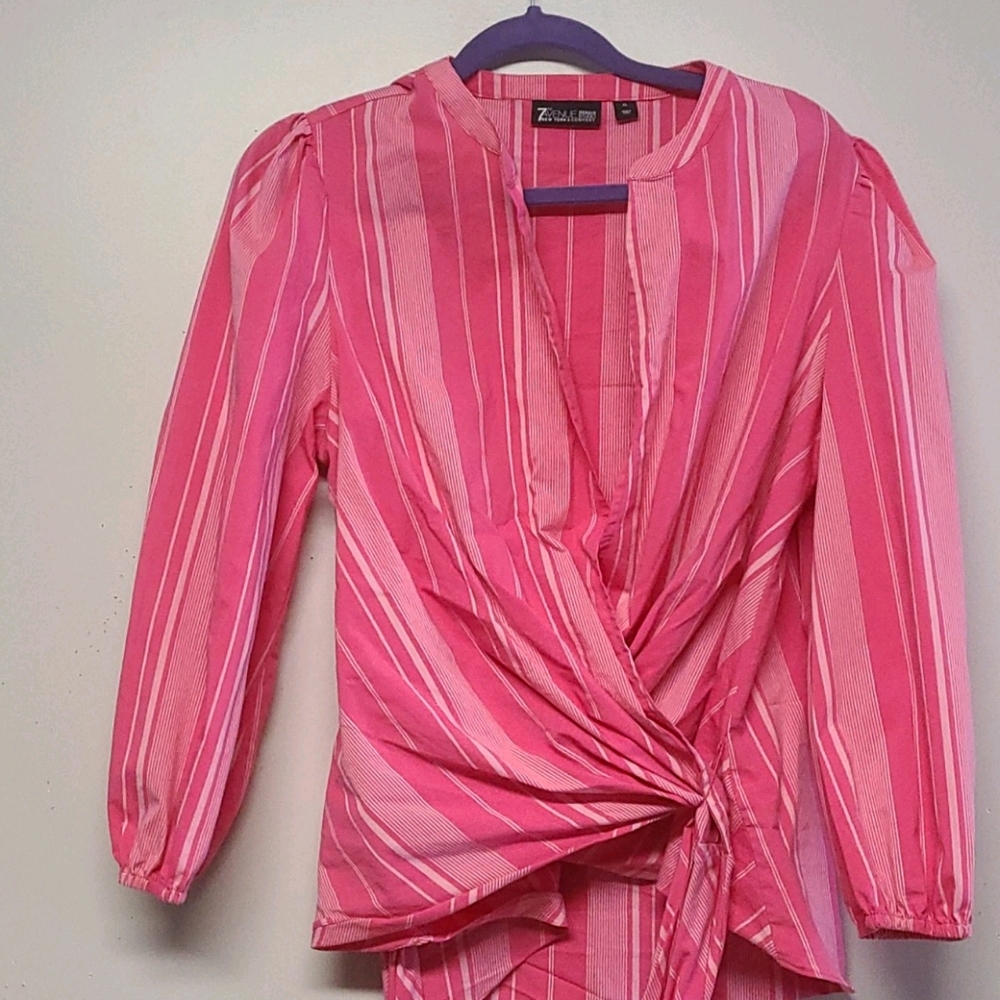 Pink wrap top-7th avenue design studio/ NY & Co - Picture 3 of 6